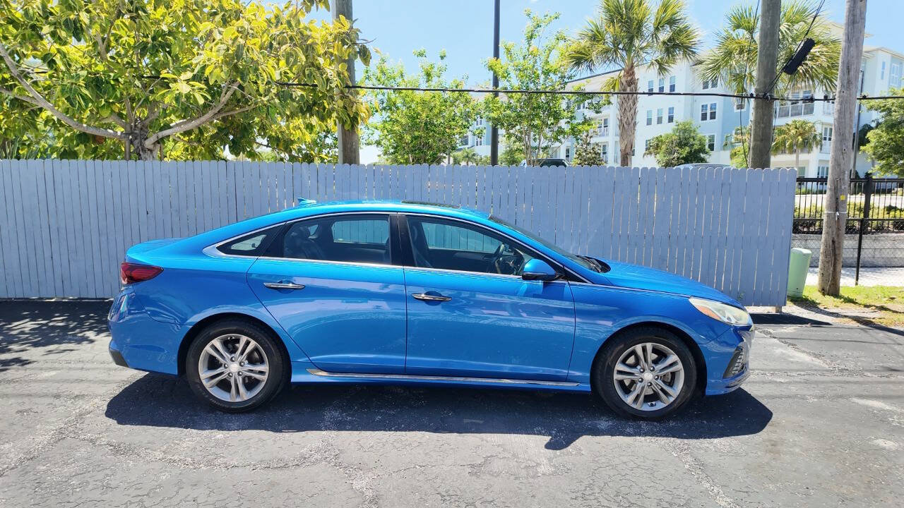 Used 2018 Hyundai Sonata Sport w/ Cargo Package FWD image 2