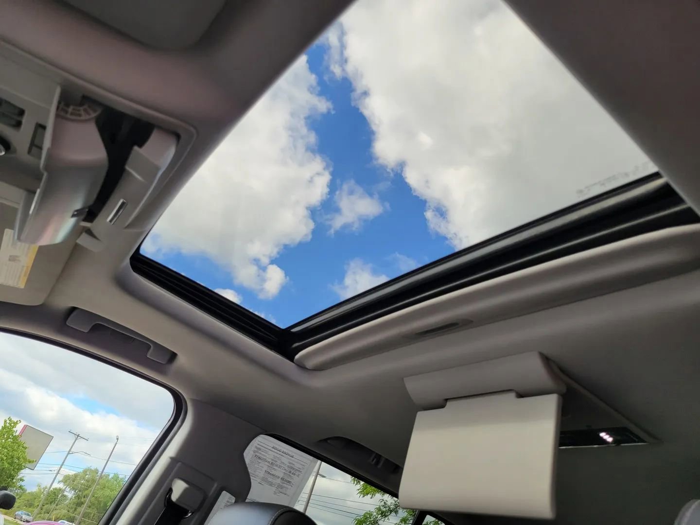 Used 2018 GMC Yukon XL Denali w/ Open Road Package image 16