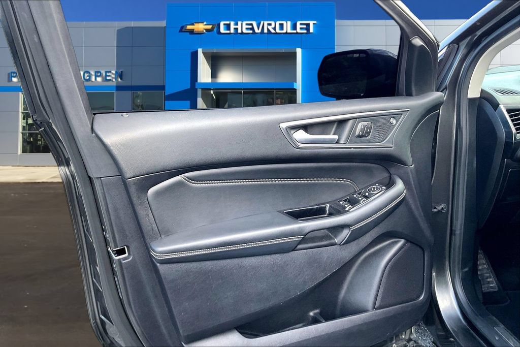 Used 2019 Ford Edge Titanium AWD/4WD image 20