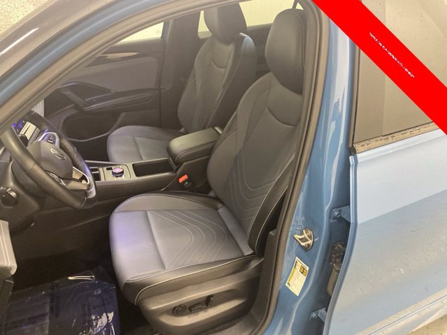 Used 2025 Volkswagen Tiguan SE R-Line AWD/4WD image 10