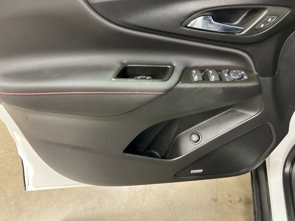 Certified 2022 Chevrolet Equinox RS w/ RS Leather Package image 16