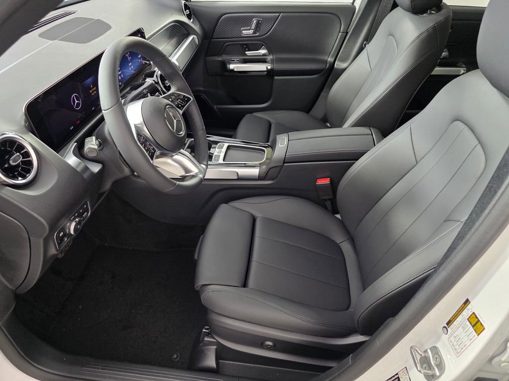 New 2026 Mercedes-Benz GLB 250 image 6