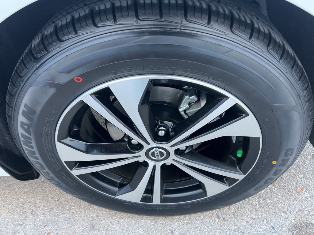 Used 2023 Nissan Sentra SV w/ Trunk Package image 29