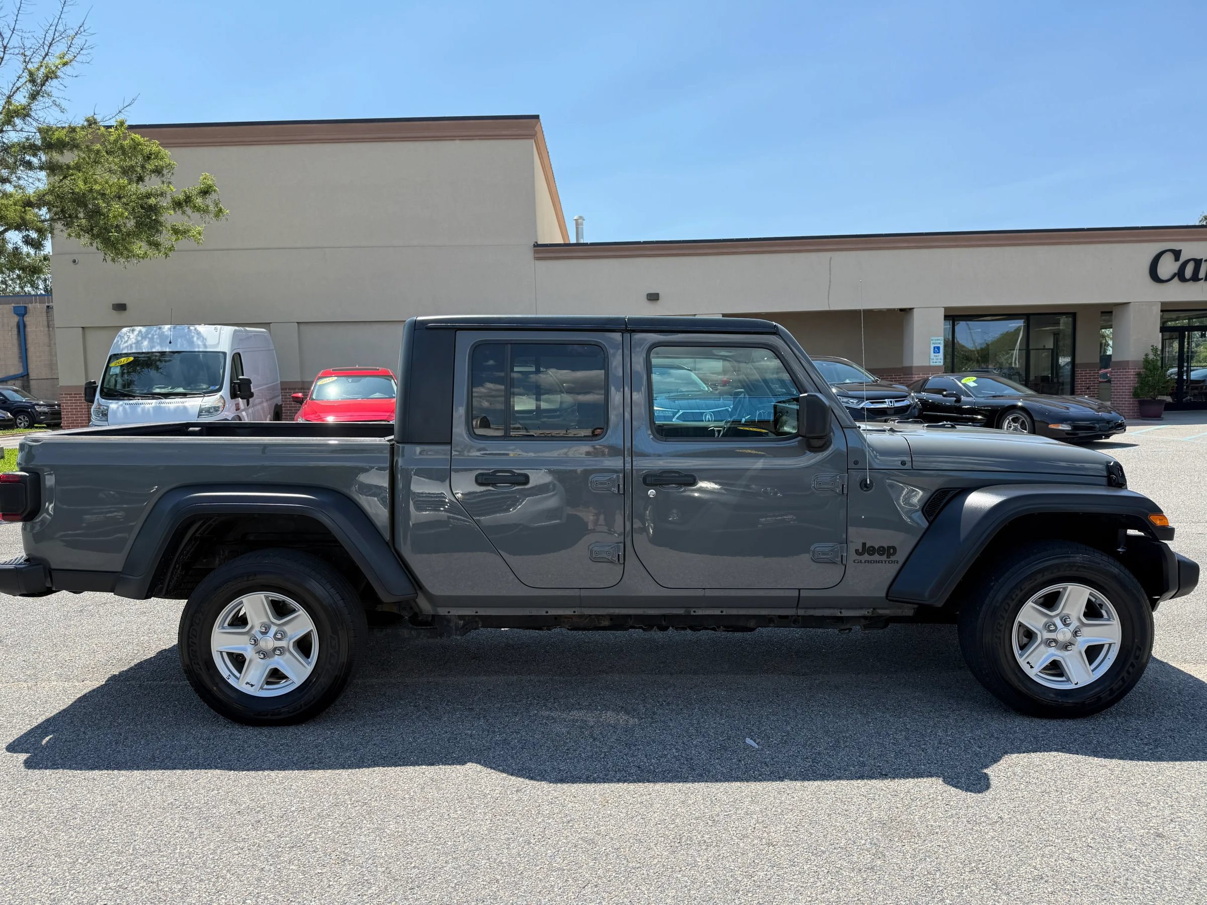 Used 2020 Jeep Gladiator Sport w/ Quick Order Package 24S AWD/4WD image 7