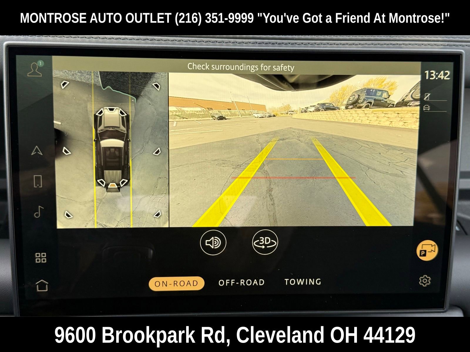 New 2025 Land Rover Defender 110 X-Dynamic SE image 36