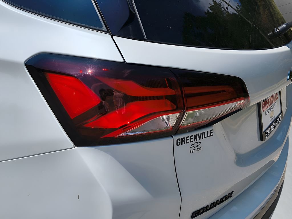 Used 2023 Chevrolet Equinox RS FWD image 4