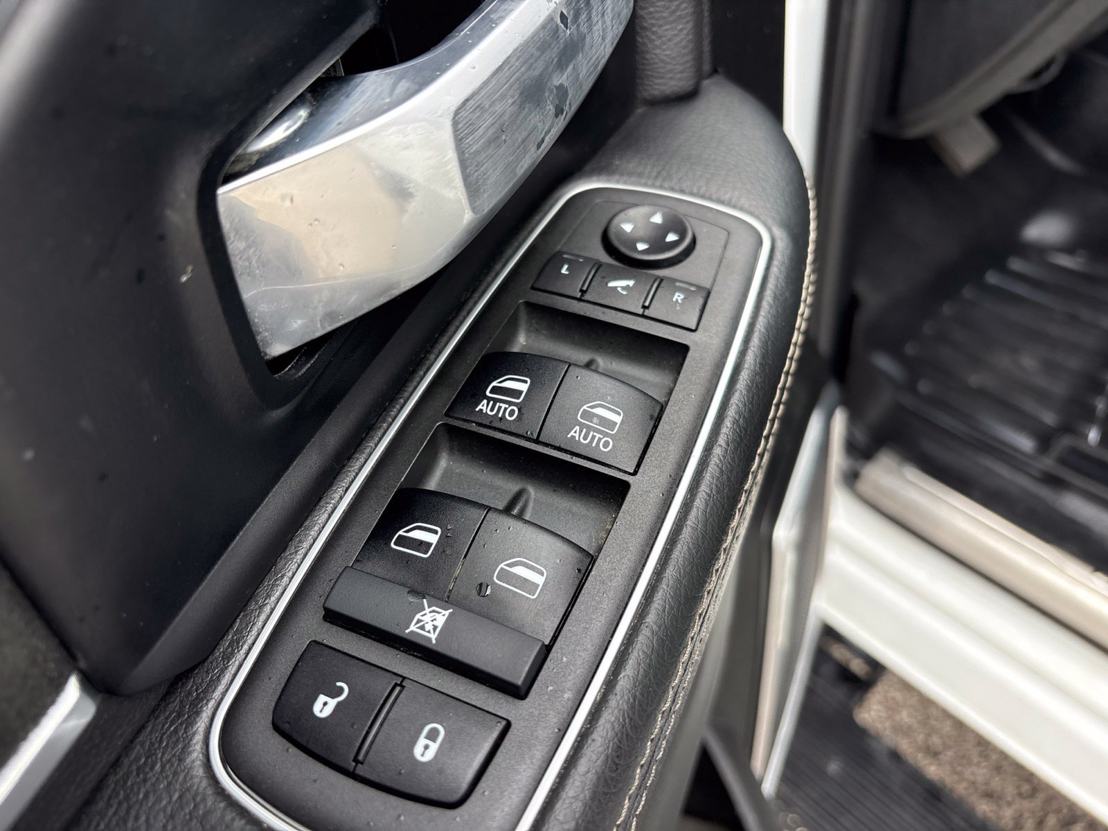 Used 2022 RAM 2500 Laramie AWD/4WD image 12