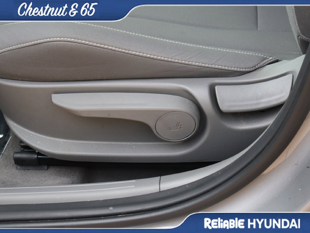 Certified 2025 Hyundai Elantra Sport FWD image 23