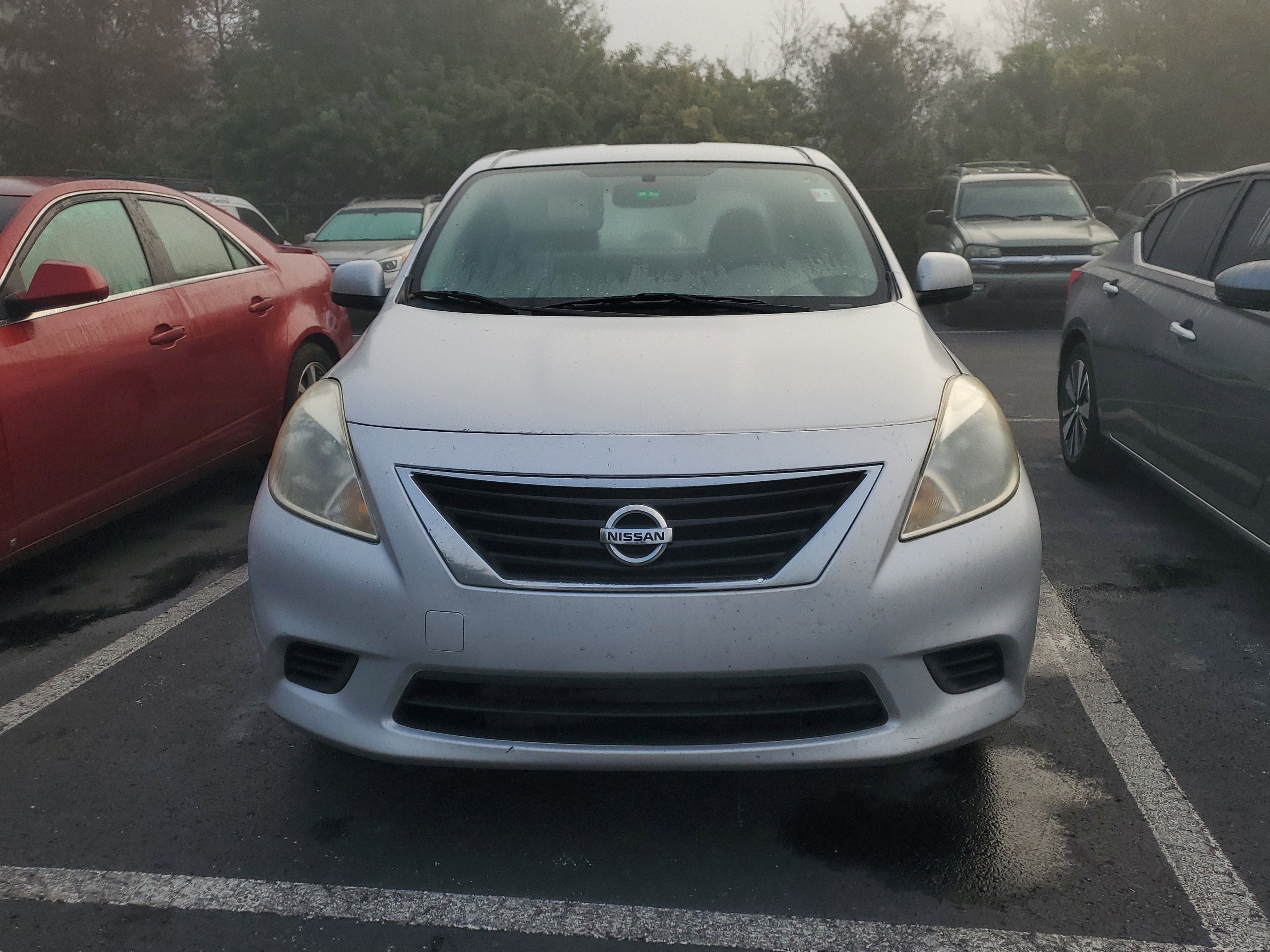 Used 2012 Nissan Versa SV w/ Convenience Pkg image 2
