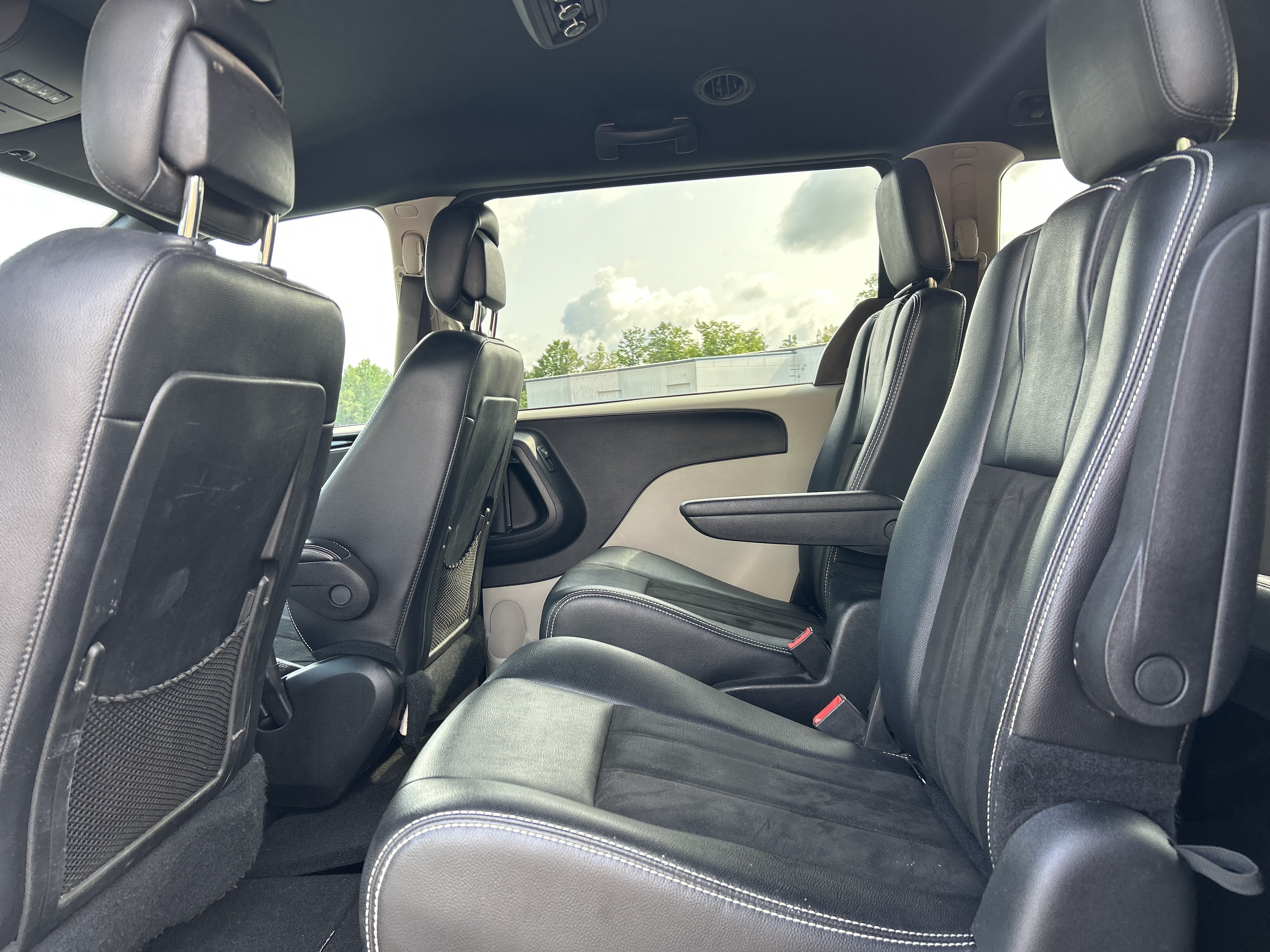Used 2019 Dodge Grand Caravan SXT FWD image 10