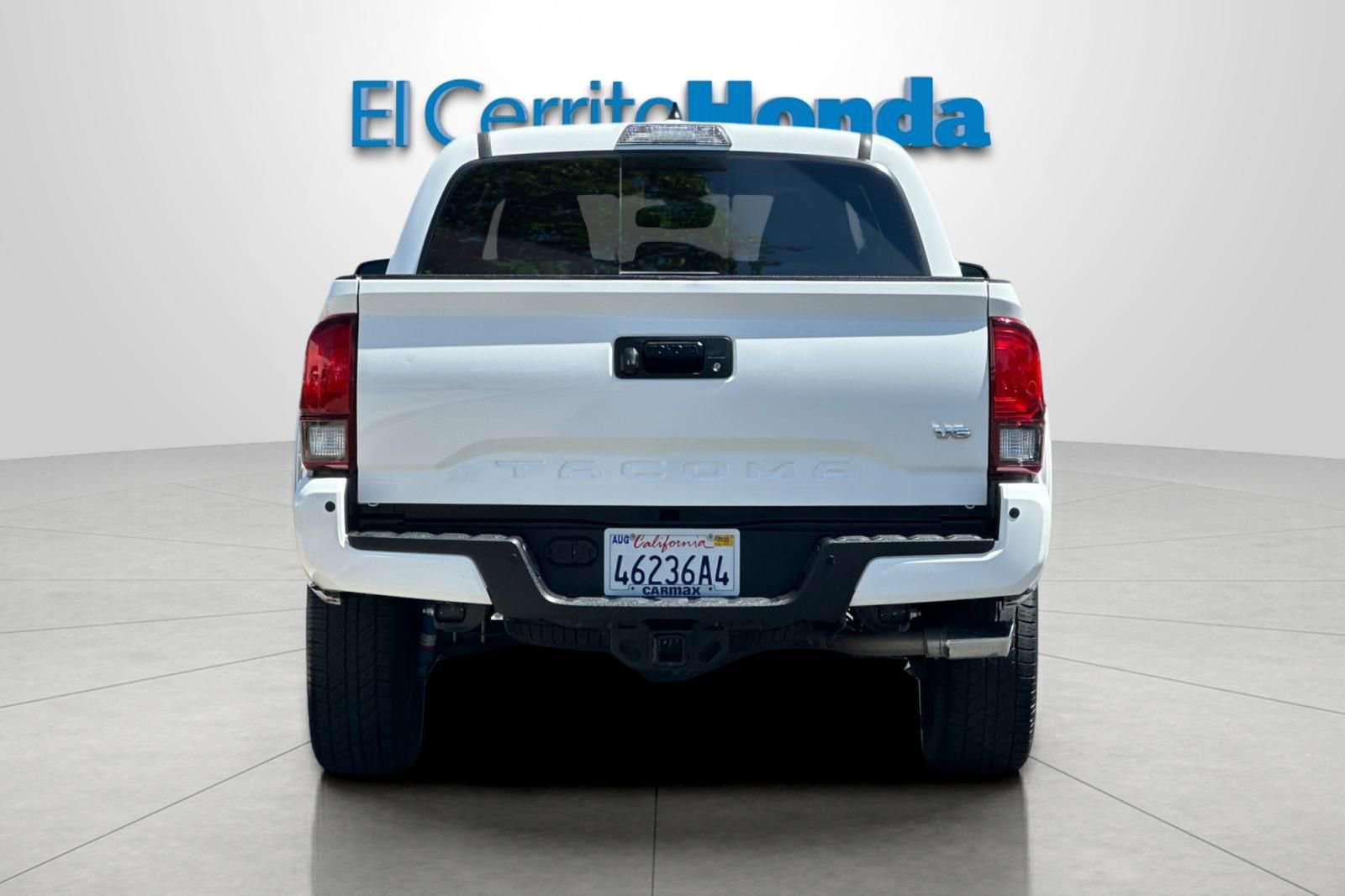 Used 2019 Toyota Tacoma TRD Sport w/ Technology Package image 4