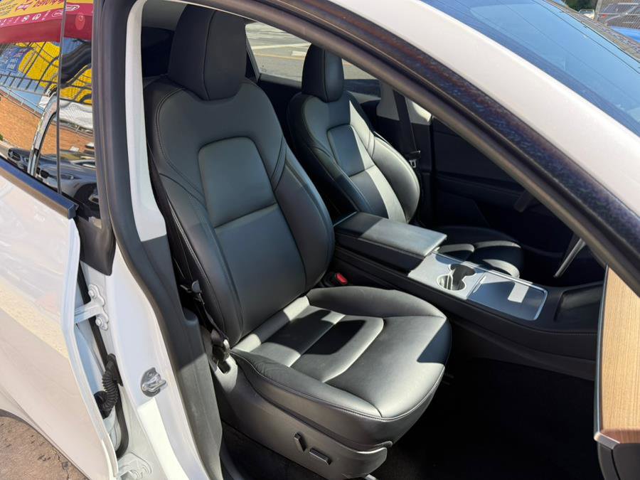 Used 2023 Tesla Model Y Long Range image 8