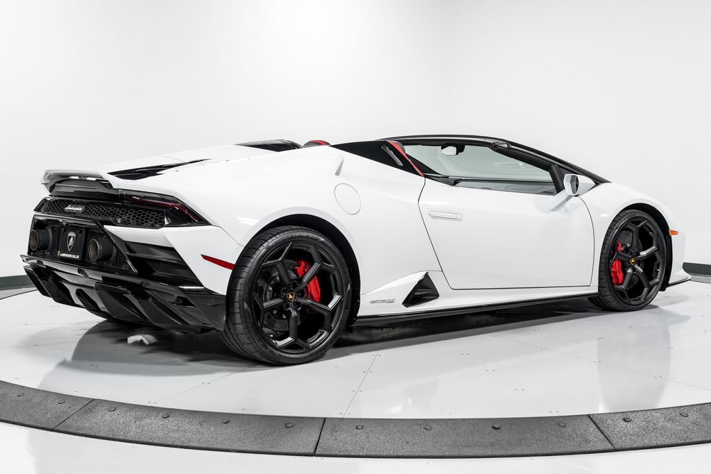 Used 2023 Lamborghini Huracan EVO RWD image 3