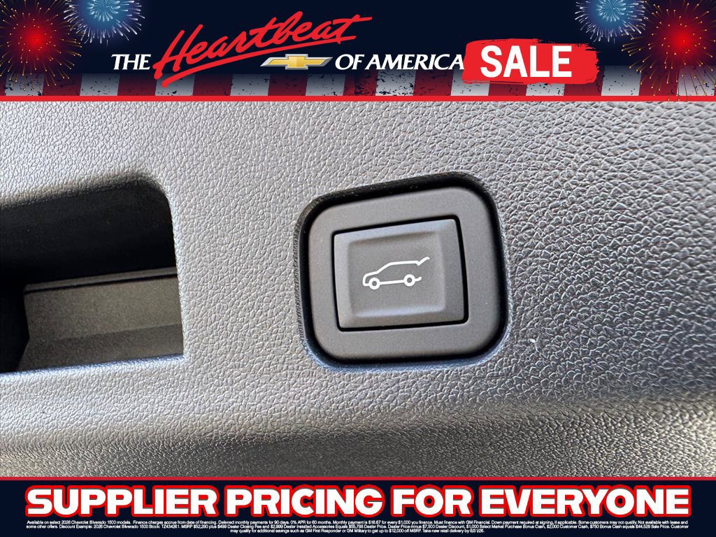 New 2027 Chevrolet Traverse LT w/ LPO, Floor Liner Package FWD image 8
