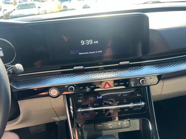 Certified 2024 Kia Carnival SX Prestige FWD image 12