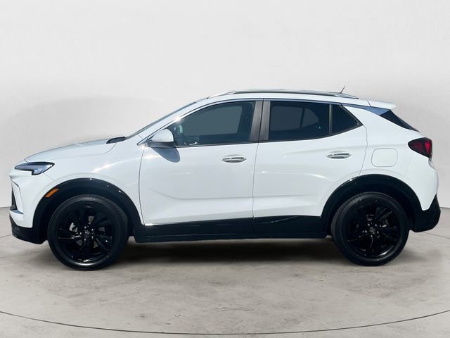 Used 2024 Buick Encore GX Sport Touring AWD/4WD image 2