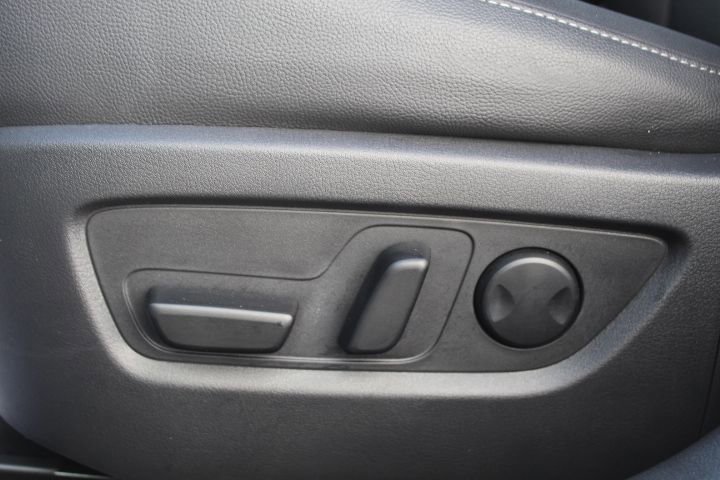 Certified 2025 MAZDA CX-50 AWD 2.5 S w/ Premium Package image 15