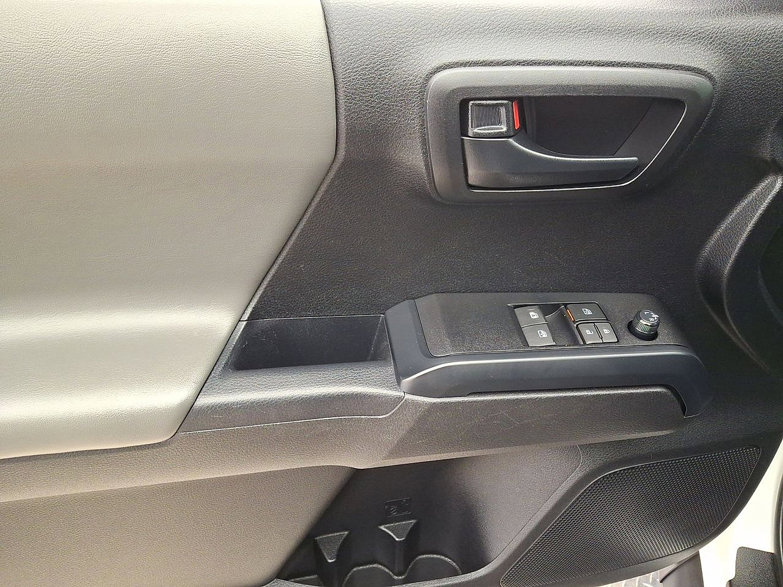 Certified 2021 Toyota Tacoma SR image 10