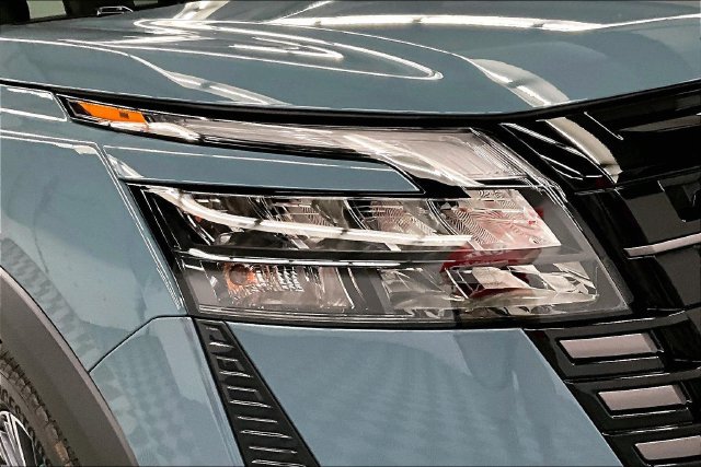 New 2026 Nissan Pathfinder Platinum w/ Lighting Package AWD/4WD image 15