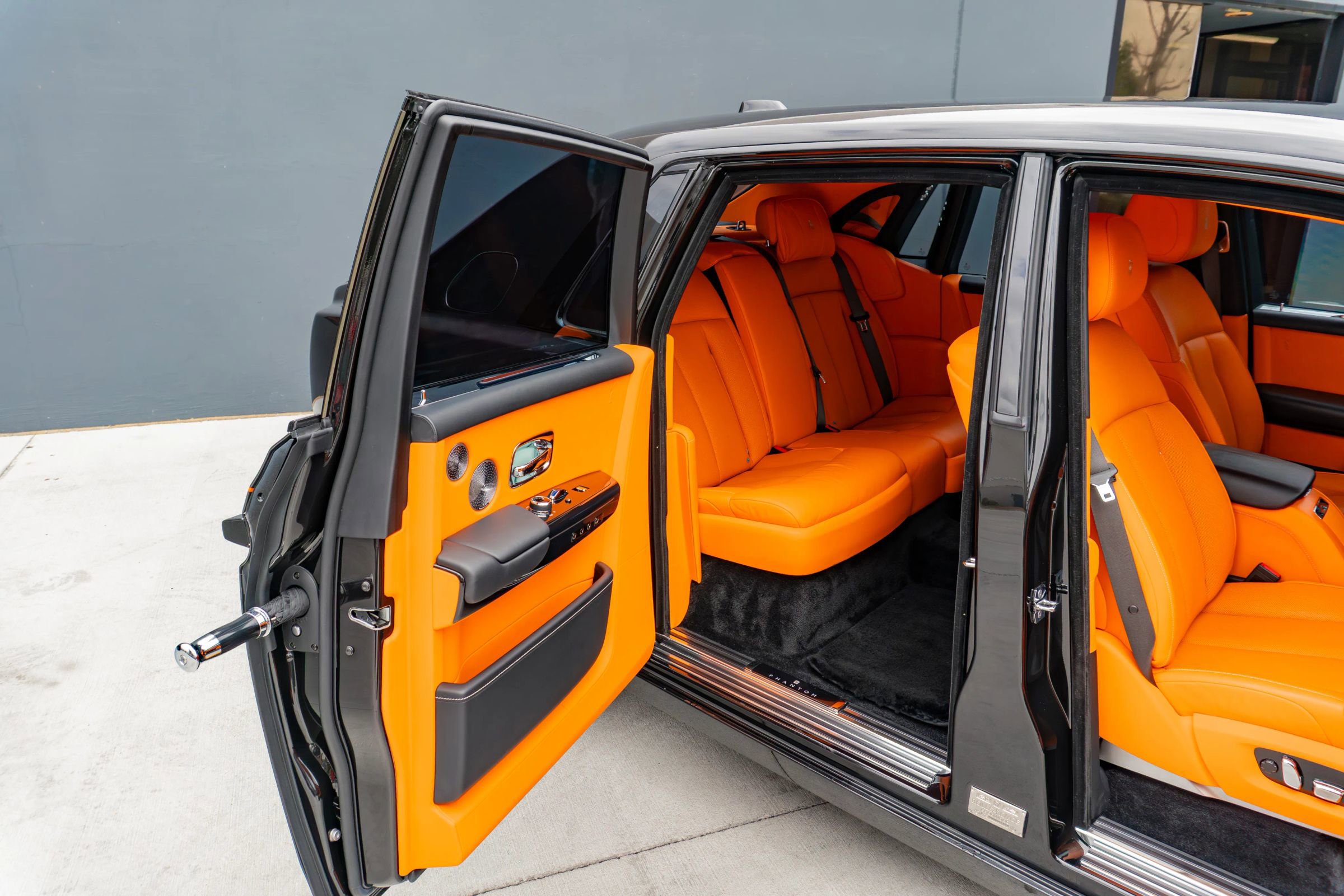 Used 2018 Rolls-Royce Phantom Sedan RWD image 54