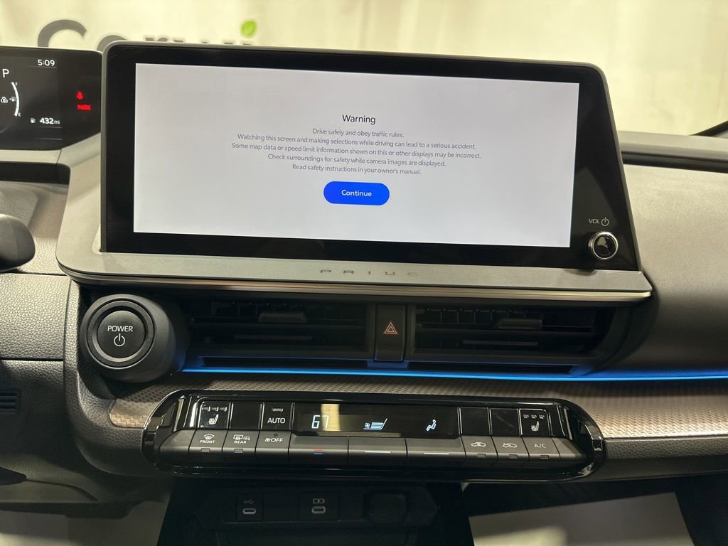 Used 2025 Toyota Prius Limited image 32
