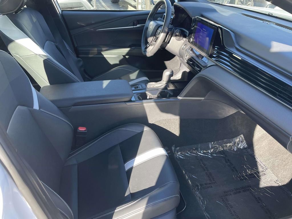 Used 2025 Toyota Camry SE image 46