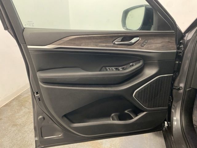 New 2026 Jeep Grand Cherokee L Limited image 24