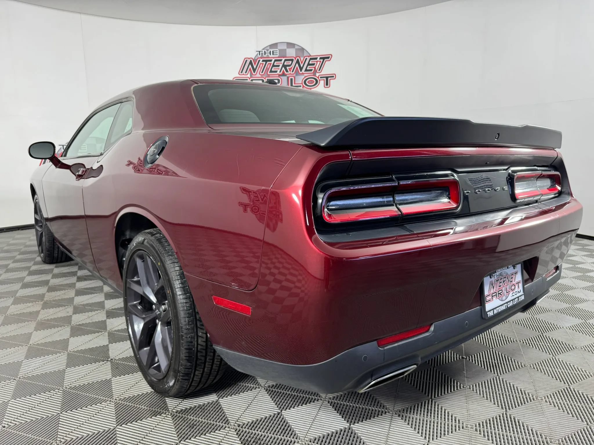 Used 2021 Dodge Challenger SXT w/ Driver Convenience Group RWD image 23