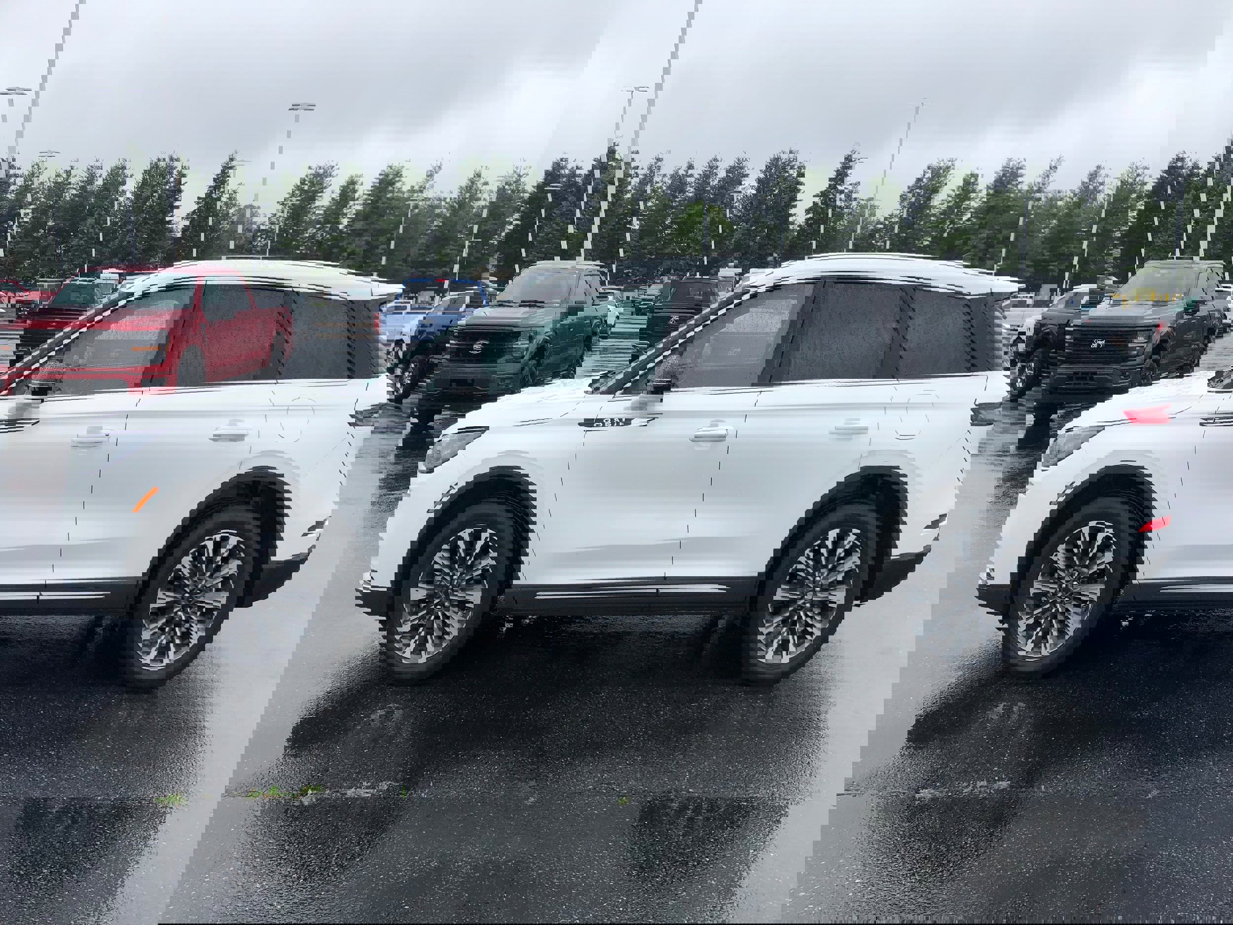 Used 2022 Lincoln Corsair Reserve w/ Elements Package image 2