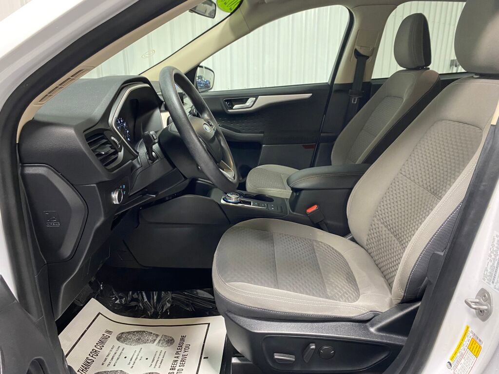 Used 2020 Ford Escape SE image 9