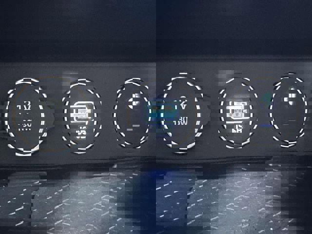 Used 2025 Genesis G70 2.5T w/ Sport Prestige Package image 34