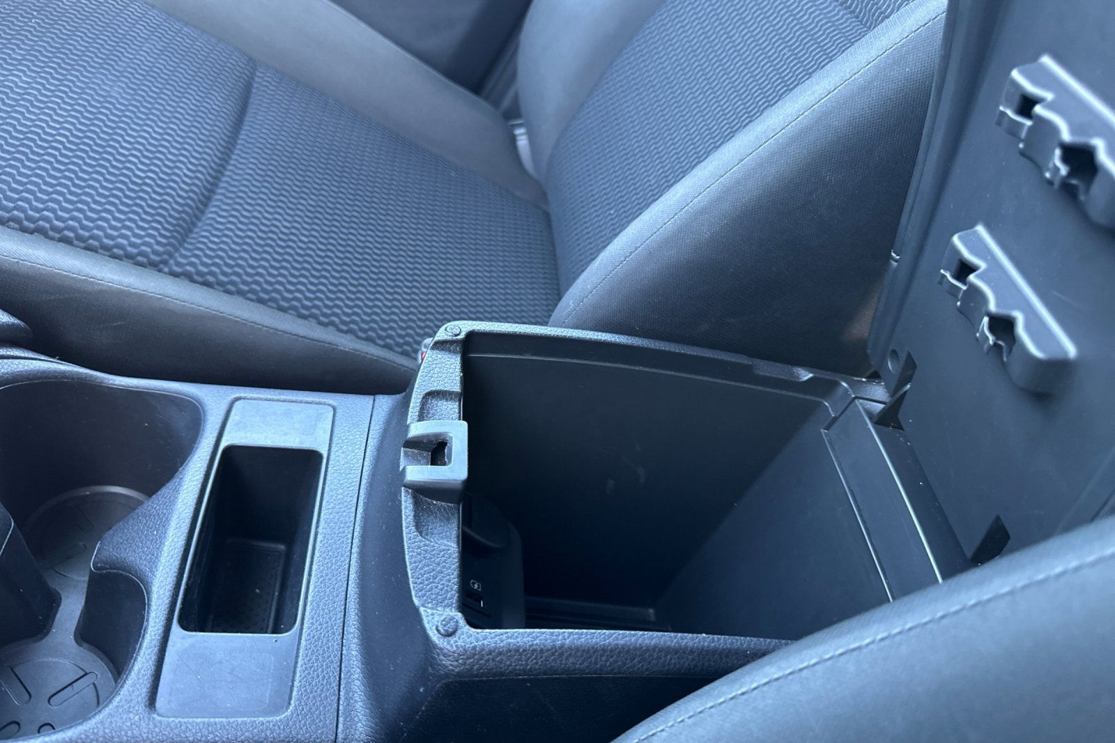 Used 2022 Nissan Rogue Sport S image 31