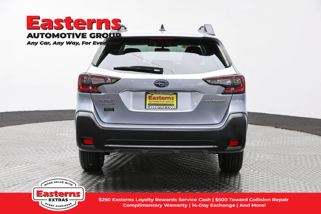 Used 2023 Subaru Outback Premium AWD/4WD image 7