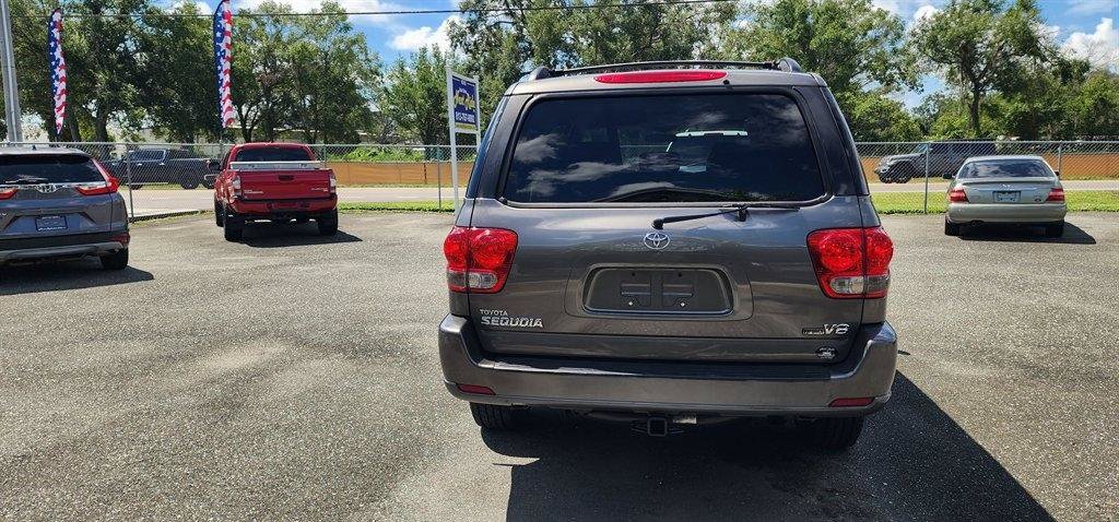 Used 2006 Toyota Sequoia SR5 RWD image 14