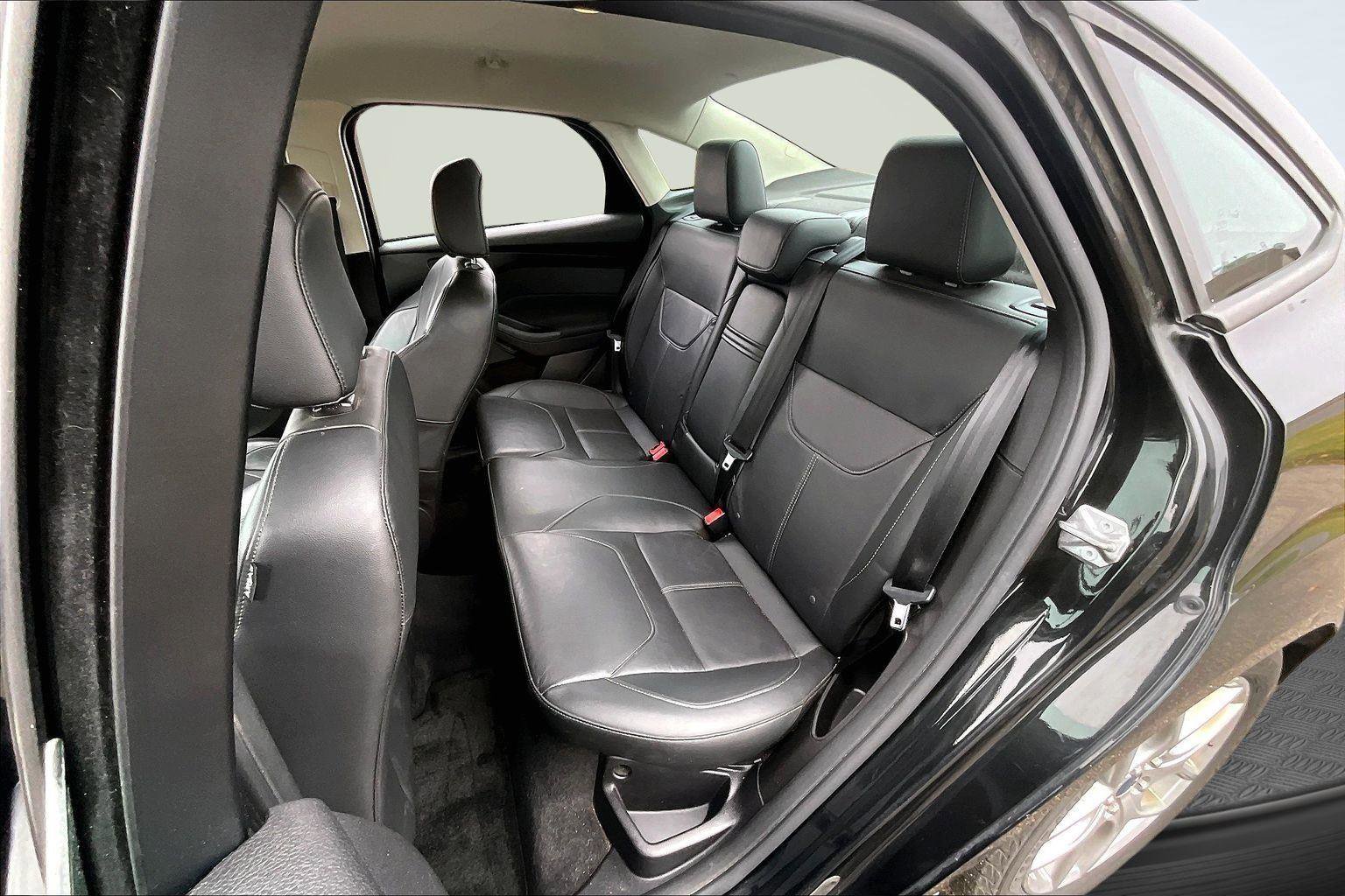 Used 2015 Ford Focus SE w/ Equipment Group 201A image 26