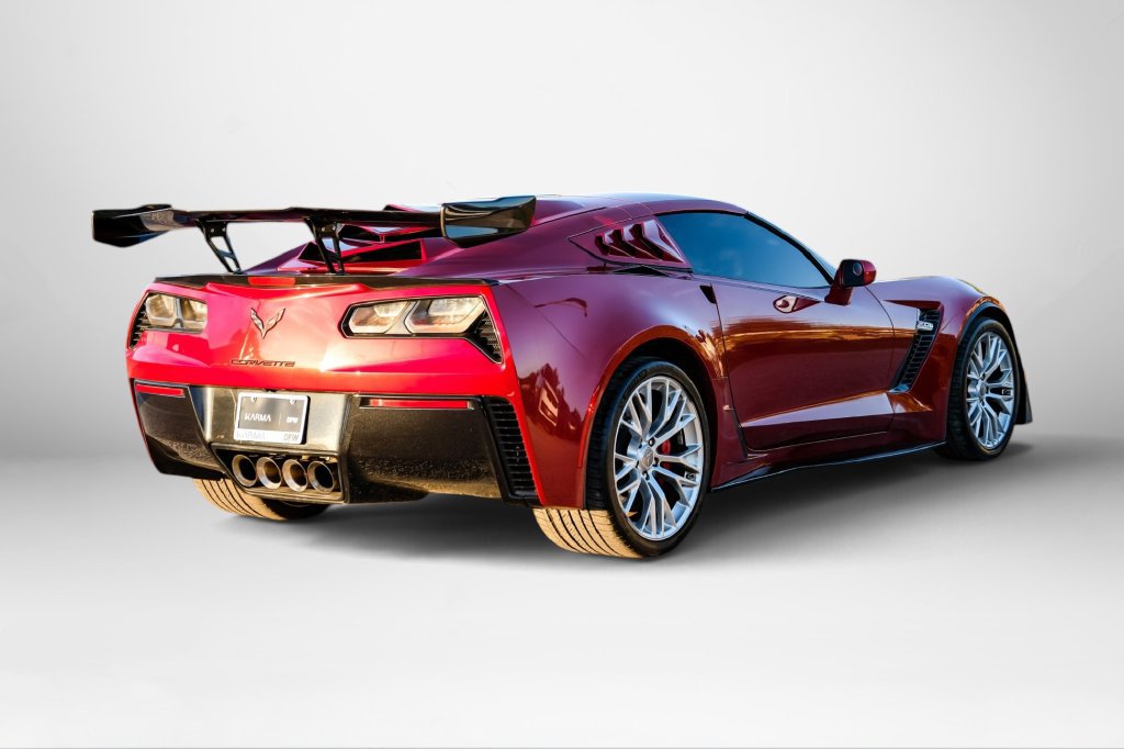 Used 2015 Chevrolet Corvette Z06 w/ 2LZ Preferred Equipment Group RWD image 7