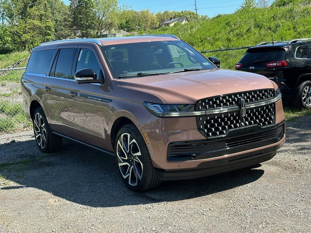 New 2026 Lincoln Navigator L Black Label AWD/4WD image 30