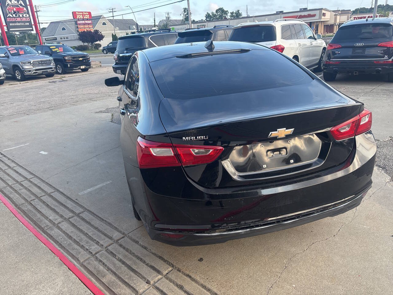 Used 2018 Chevrolet Malibu LS FWD image 9