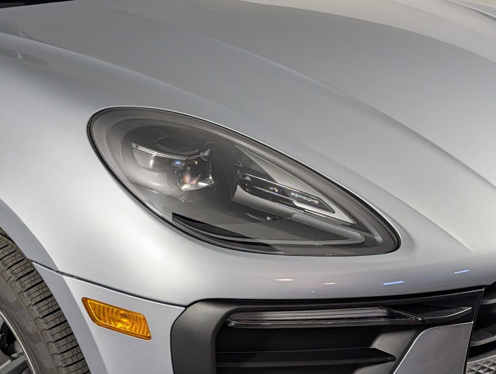 New 2026 Porsche Macan image 15