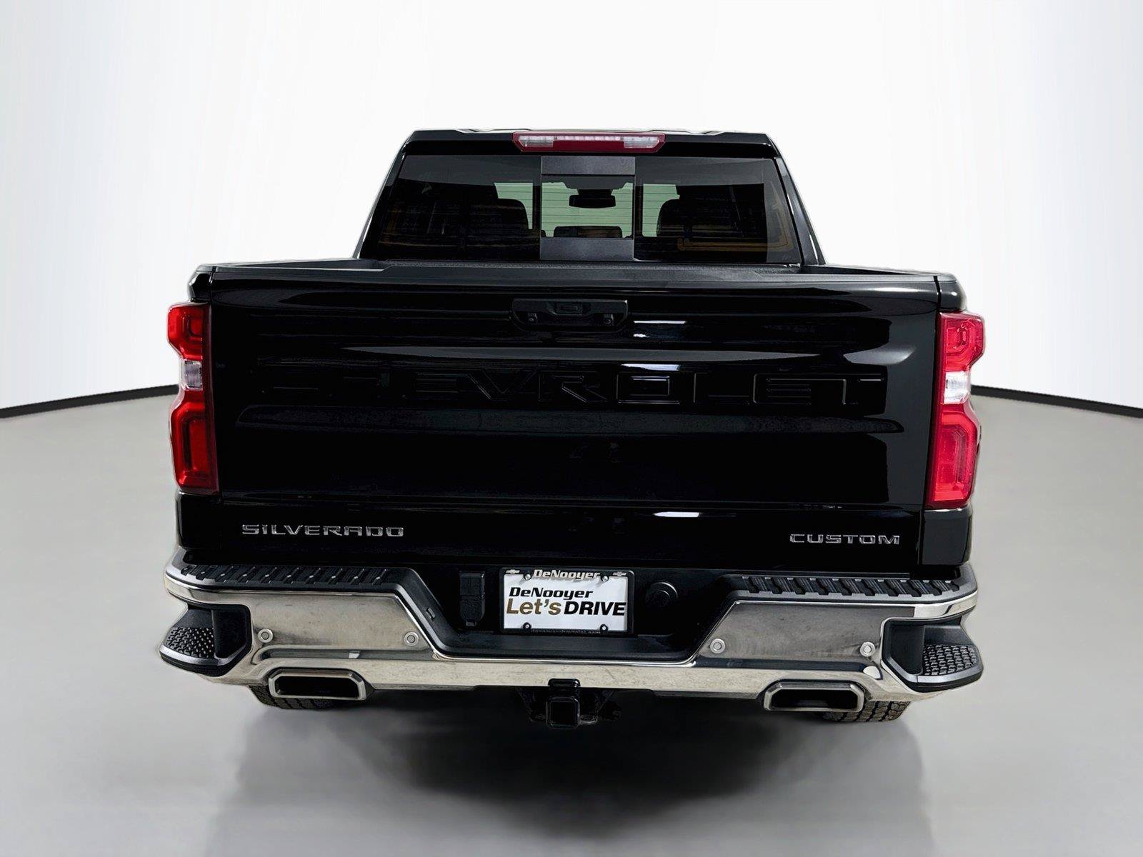 Used 2022 Chevrolet Silverado 1500 LTZ w/ LTZ Premium Package AWD/4WD image 12