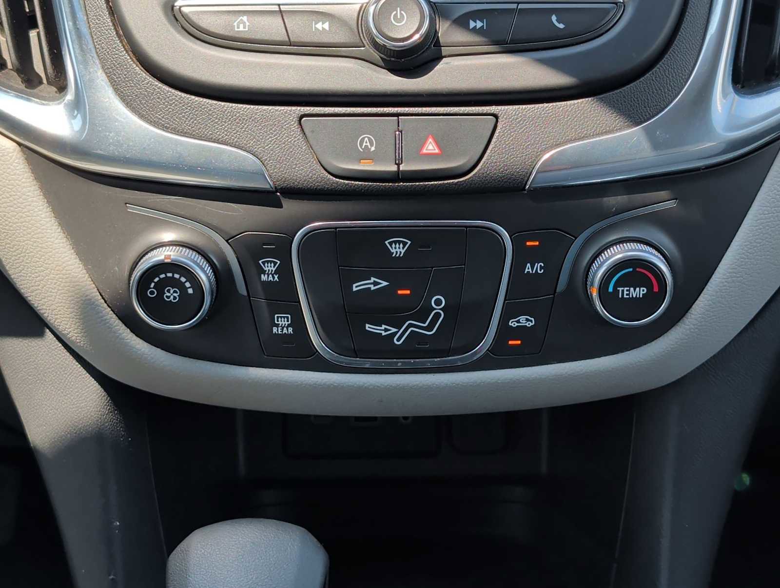 Used 2022 Chevrolet Equinox LS AWD/4WD image 15