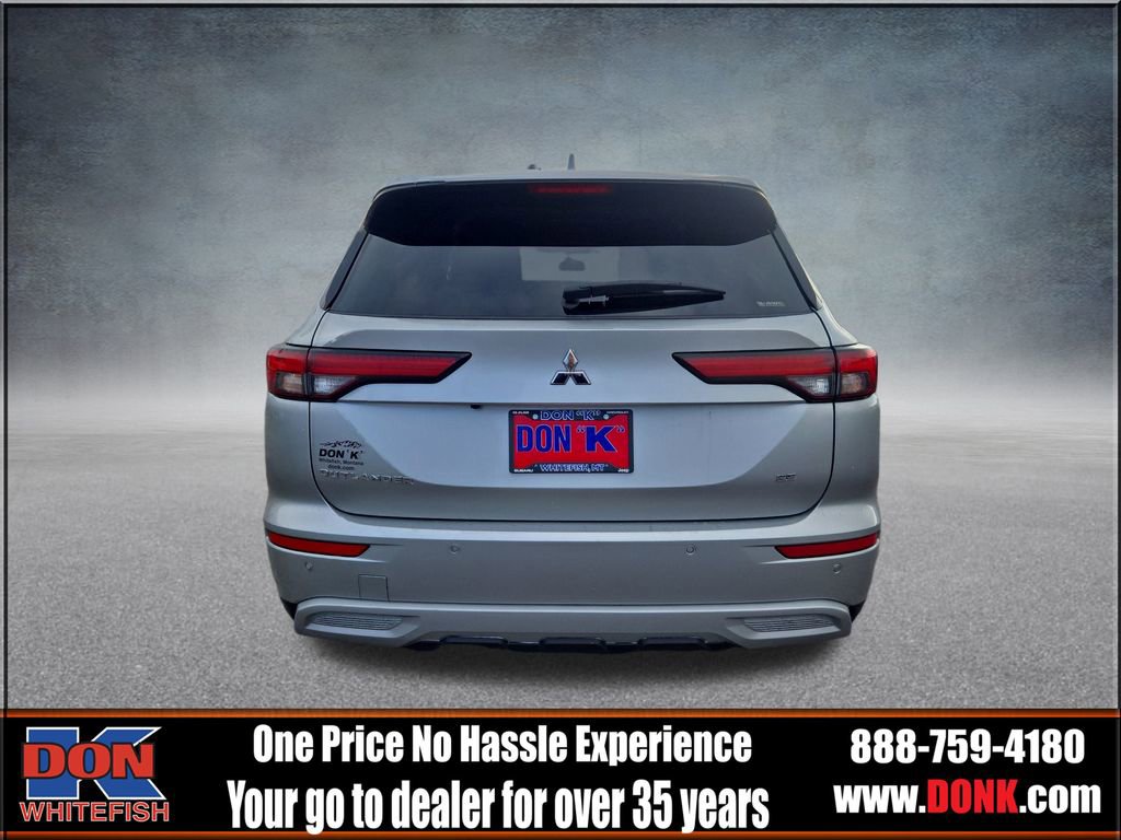 Used 2024 Mitsubishi Outlander SE image 7