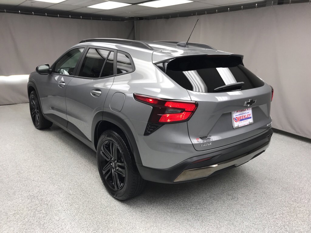 Used 2025 Chevrolet Trax ACTIV w/ Driver Confidence Package image 2