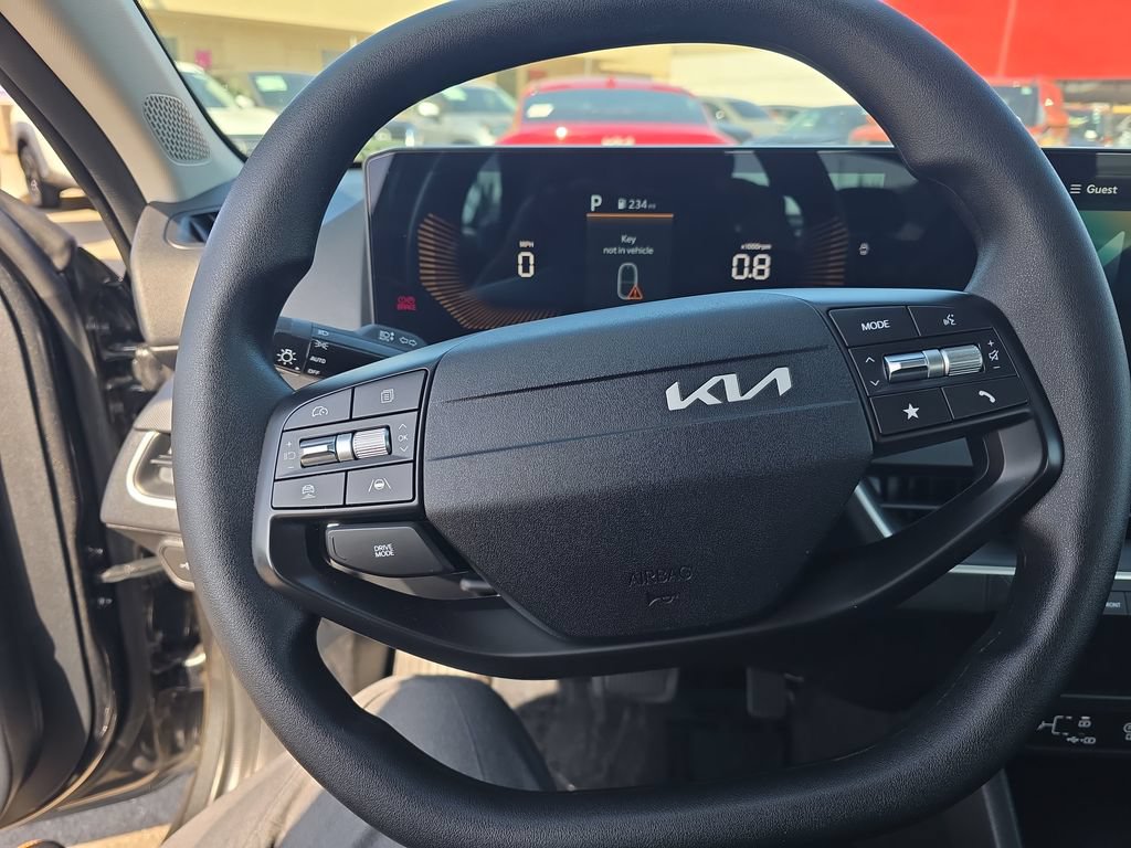 Used 2025 Kia K4 FWD image 13