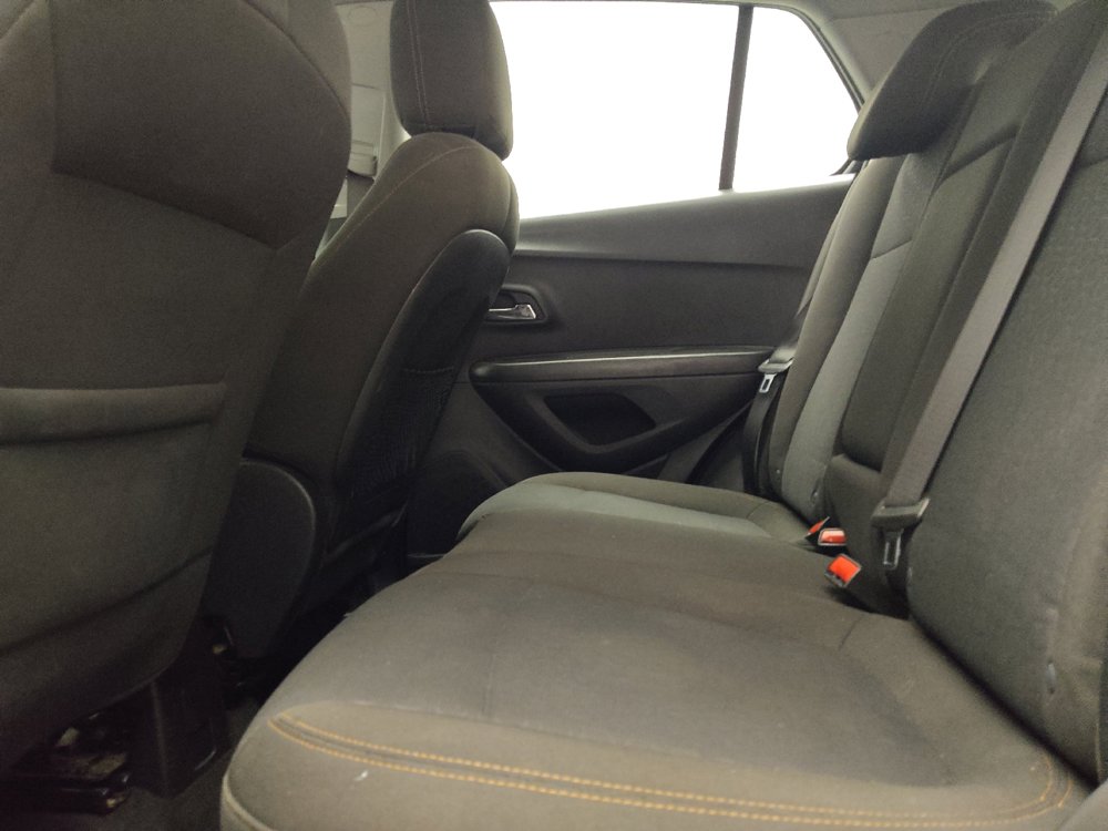 Used 2020 Chevrolet Trax LS FWD image 18