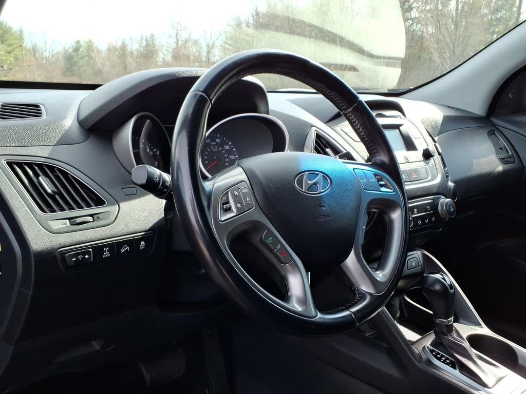 Used 2014 Hyundai Tucson SE image 26
