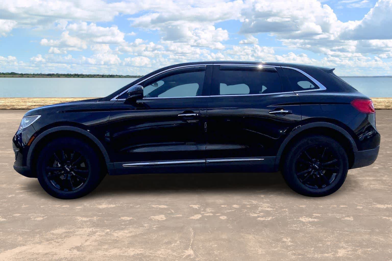 Used 2017 Lincoln MKX Premiere AWD/4WD image 3