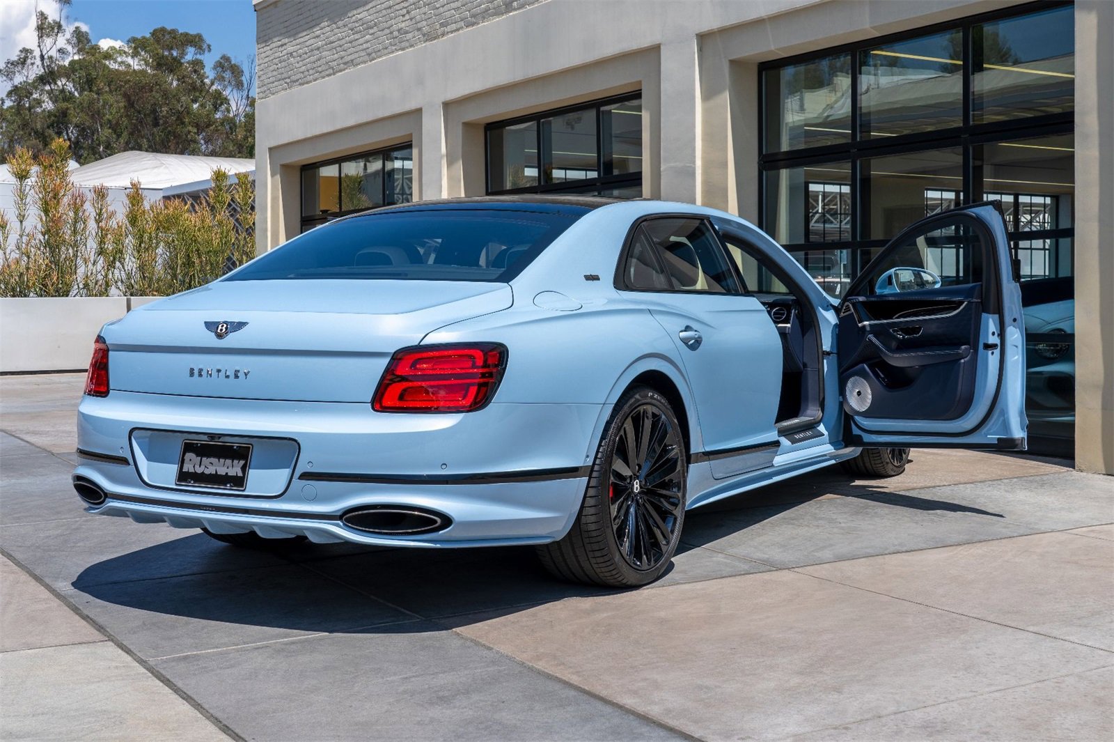 New 2025 Bentley Flying Spur Plug-In Hybrid image 8