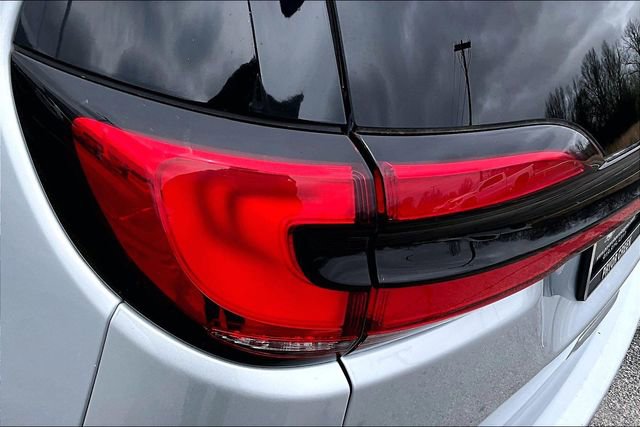 Used 2023 Chrysler Pacifica Touring-L image 23