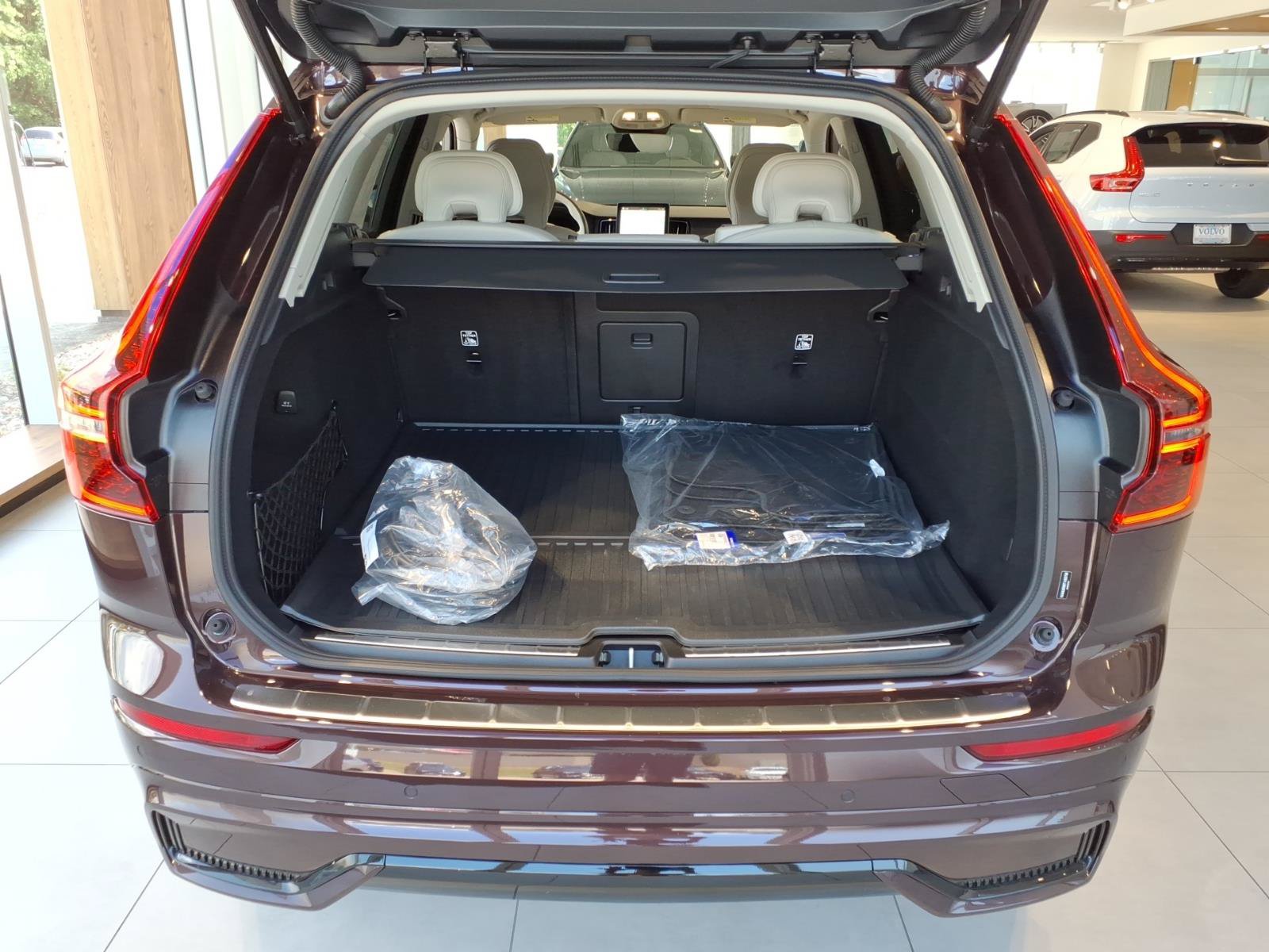 New 2026 Volvo XC60 T8 Ultra w/ Protection Package Premier AWD/4WD image 20